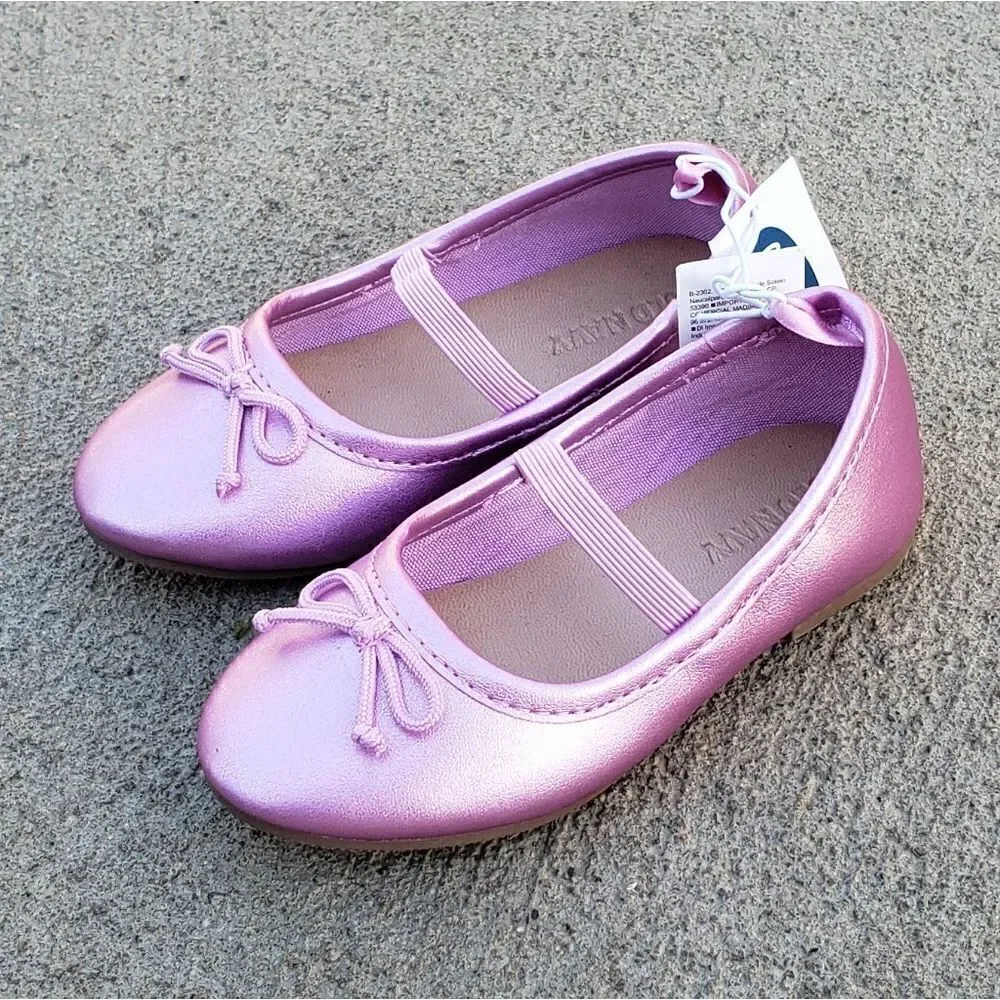 OLD NAVY Girls Flats Shoes Size 6 or 7 NEW